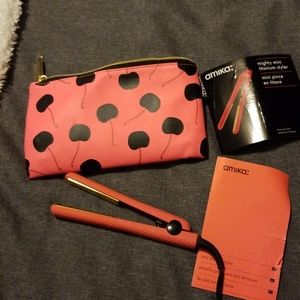 Amika Mighty Mini Very Cherry Styler